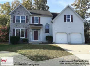 10 Kelly Dr, Sicklerville, NJ 08081