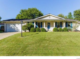 12 Southwood Dr, Saint Peters, MO 63376