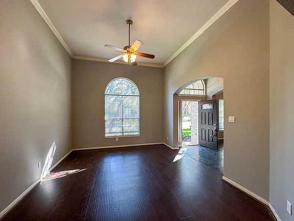 3rd image of 109 Branchwood Trl
