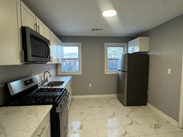 427 Blatchley Ave #1, New Haven, CT 06513