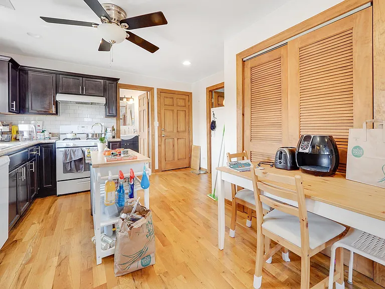 1148 W Belmont Ave #3 — Photo 3