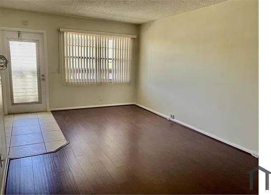 4052 Hythe Pl — Photo 2