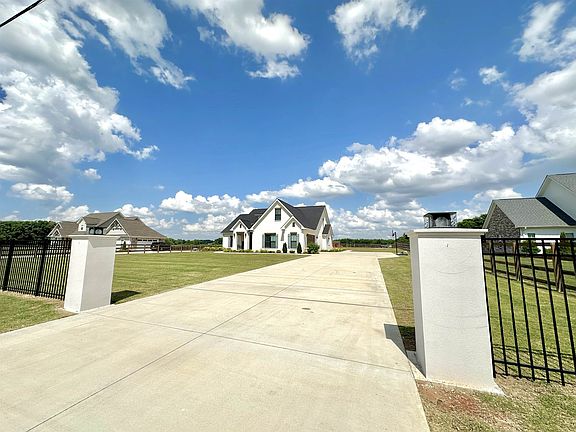 3rd image of 17258 Shaw Rd