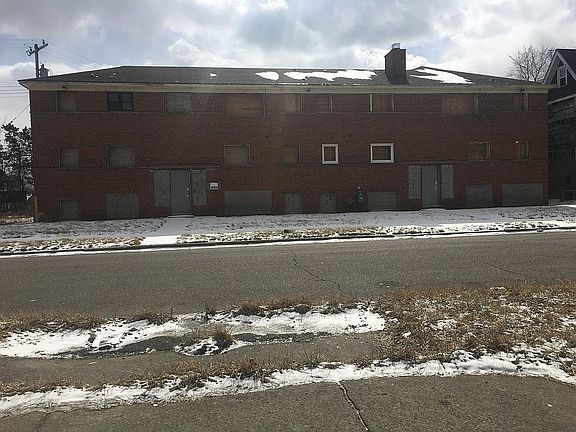4th image of 12122 Sanford Ave