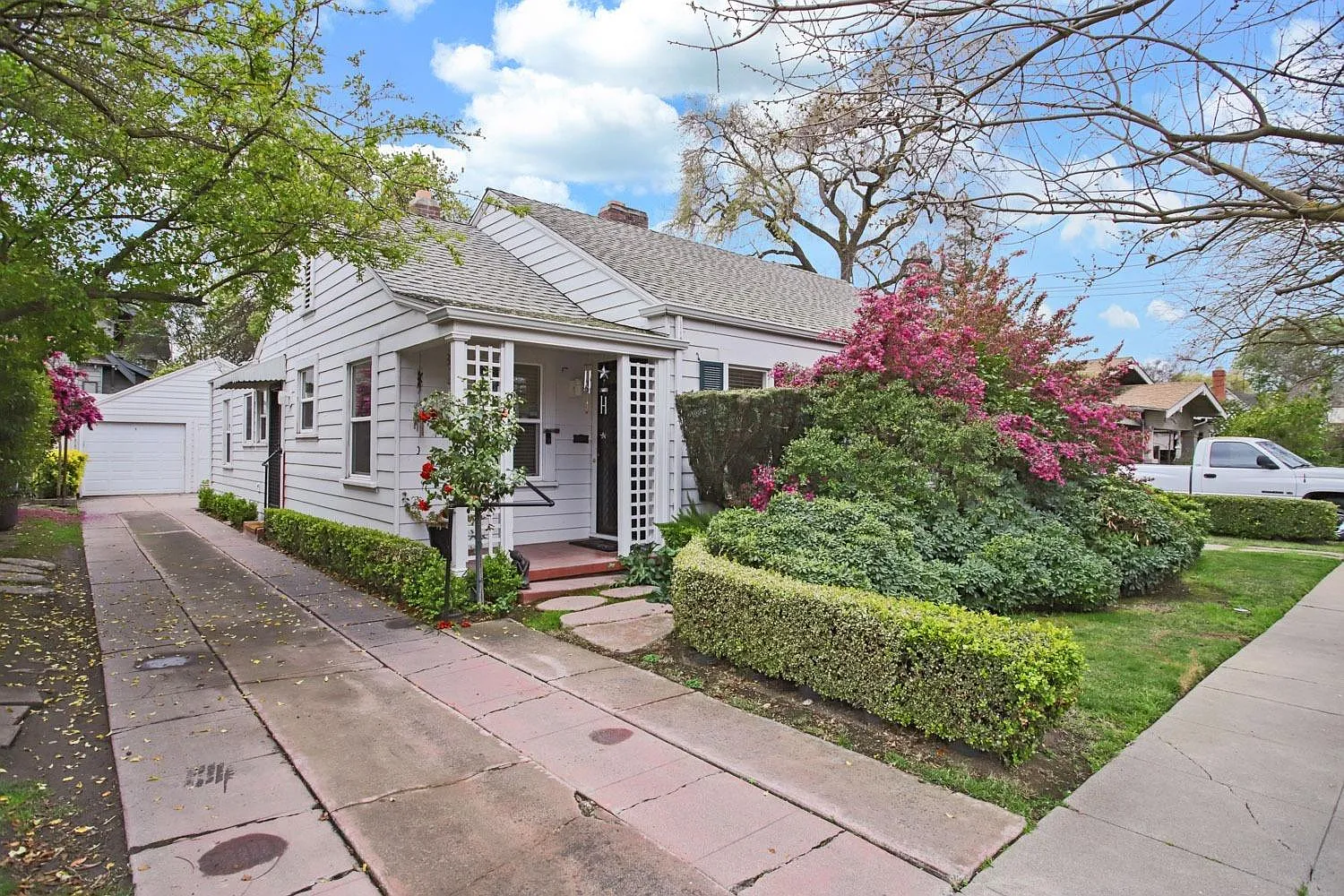 810 W Magnolia St photo 1