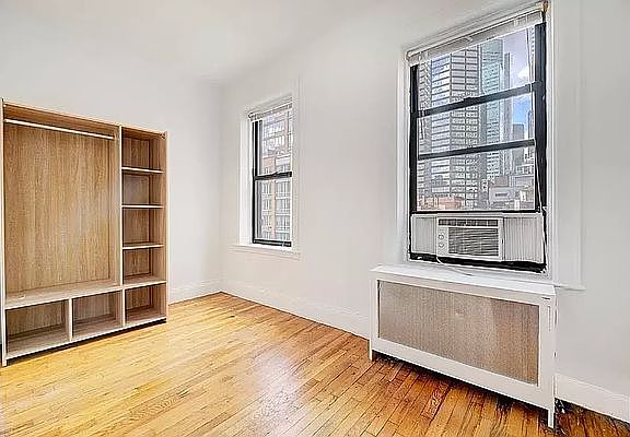 4th image of 301 E 53rd St APT 4A