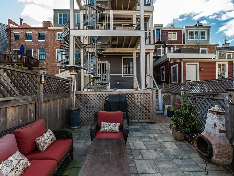 37 Middle St #1 — Photo 26