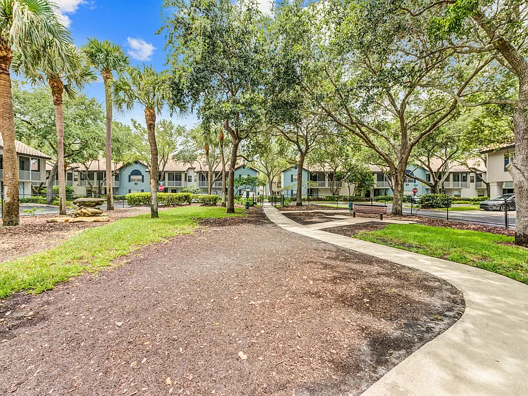 IMT Boynton Beach — Photo 19