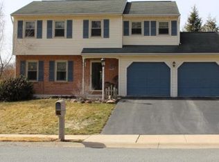 8 N Horseshoe Dr, Stevens, PA 17578