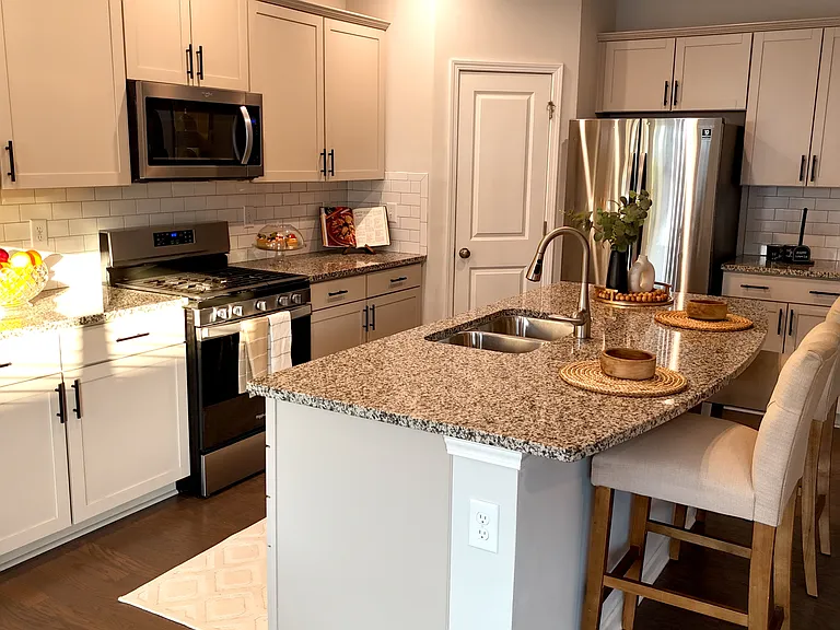 828 Royal Red Ct — Photo 9