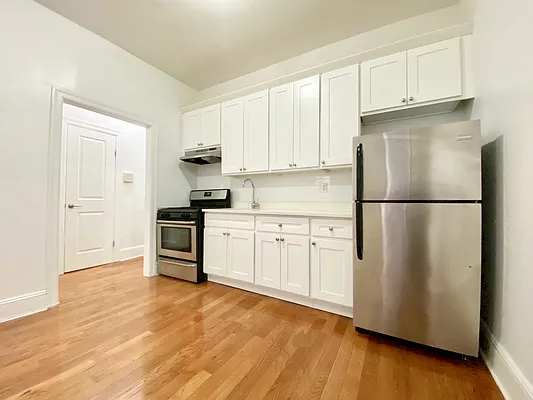 Rented by Zjama Realty Corp | media 1