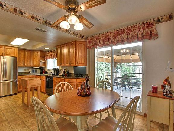 4th image of 223 Belden Dr