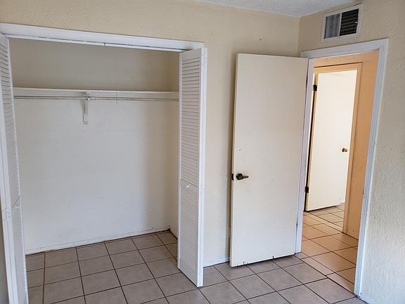 5th image of 4882 Los Reales Dr