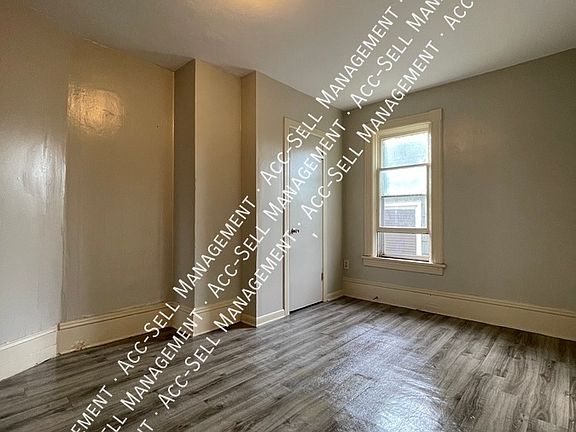 3rd image of 1003 Bridge St NW APT 3
