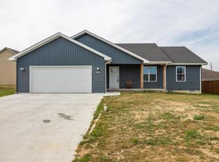 1274 Britney Dr, Lebanon, MO 65536