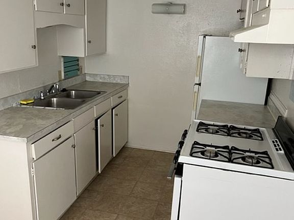 5th image of 1005 W Hickory St #E9