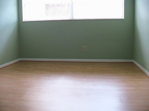 4th image of 4450 40th Ave N Unit D2