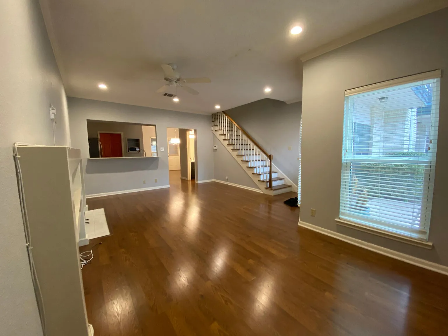 2 bed, 1209 sqft, $2,700 — Photo 3