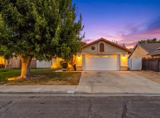 2811 La Vida Dr, Lancaster, CA 93535