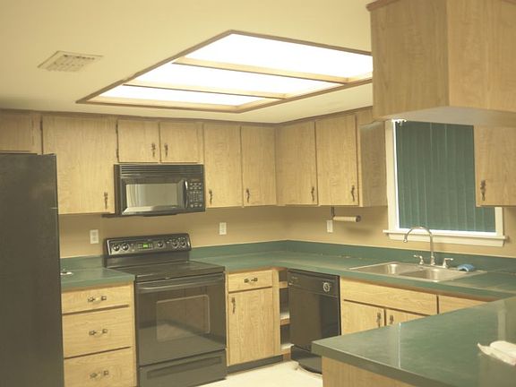 3rd image of 1253 Liza St