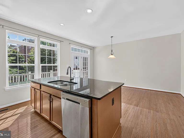 2293 Merseyside Dr — Photo 11