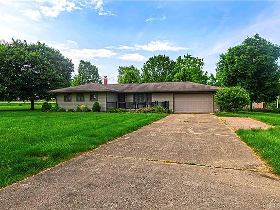 3rd image of 4011 Barberry Blvd