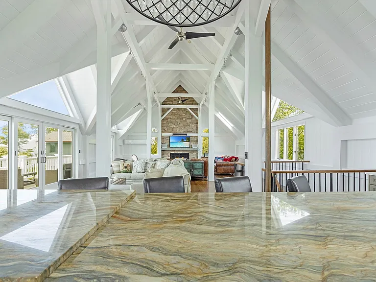 2700 Sound Dr — Photo 11