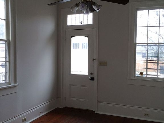 3rd image of 943 Hagan Ave