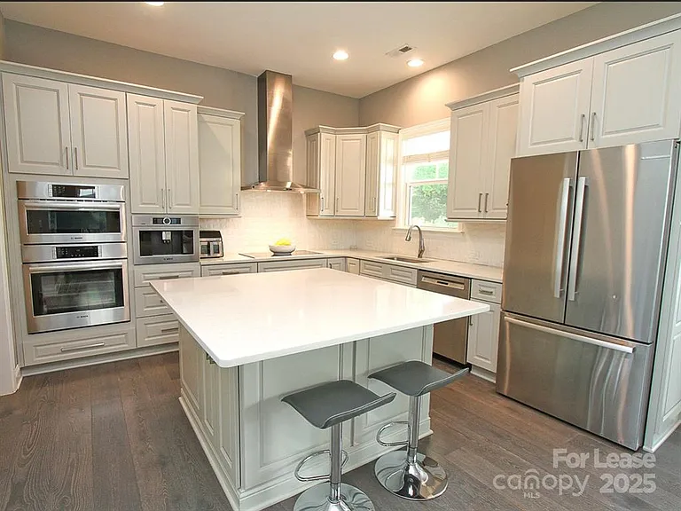 501 Greystone Rd — Photo 4