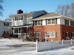 214 Sturtz St, Barrington, IL