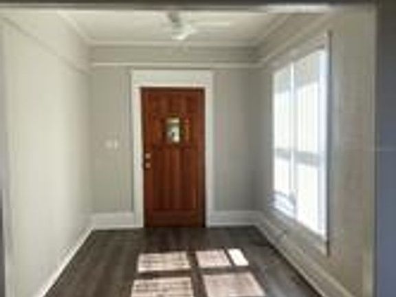3rd image of 910 S Park Ave #A