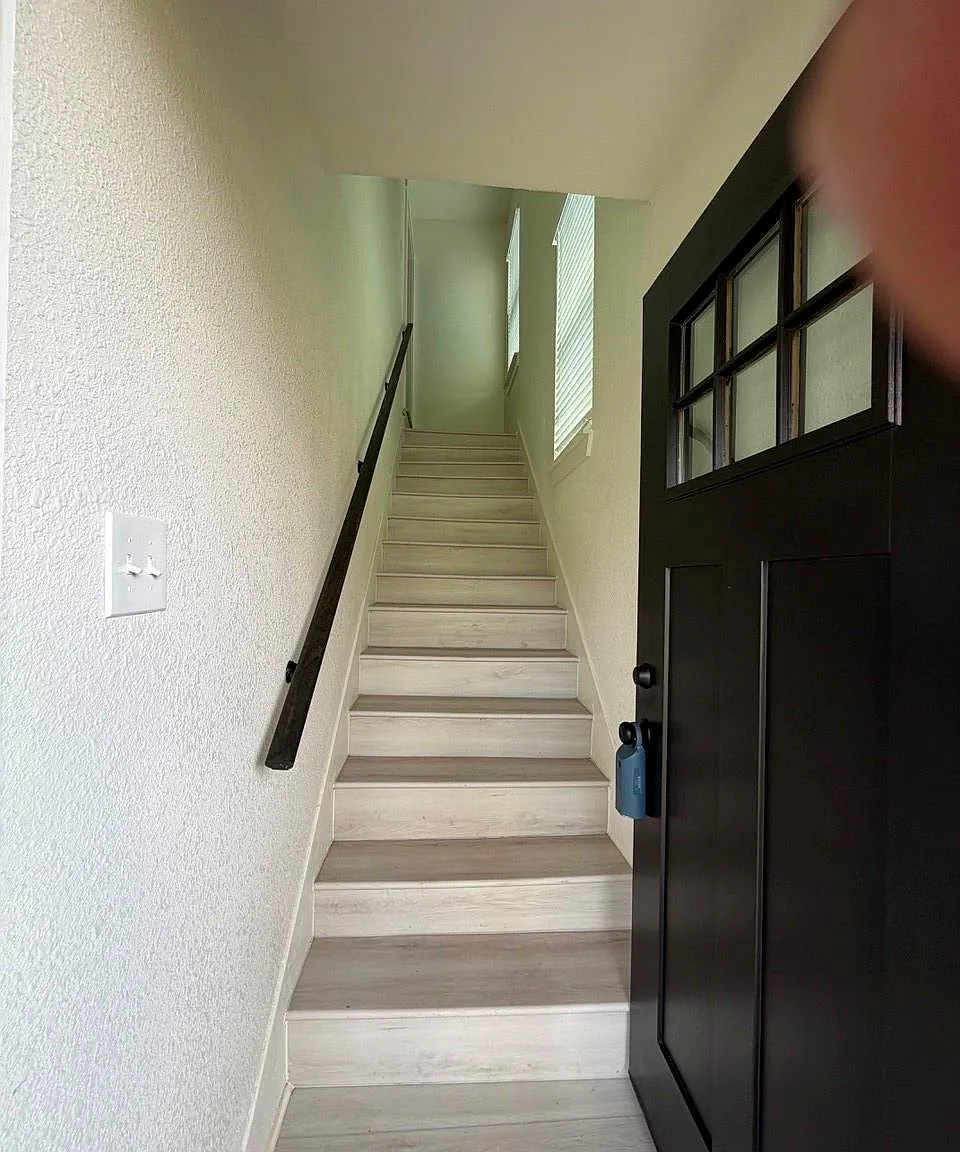 2 bed, 1.0 bath, 1088 sqft, $1,600 — Photo 1