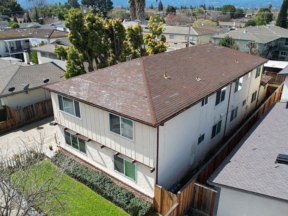 3rd image of 831 Opal Dr