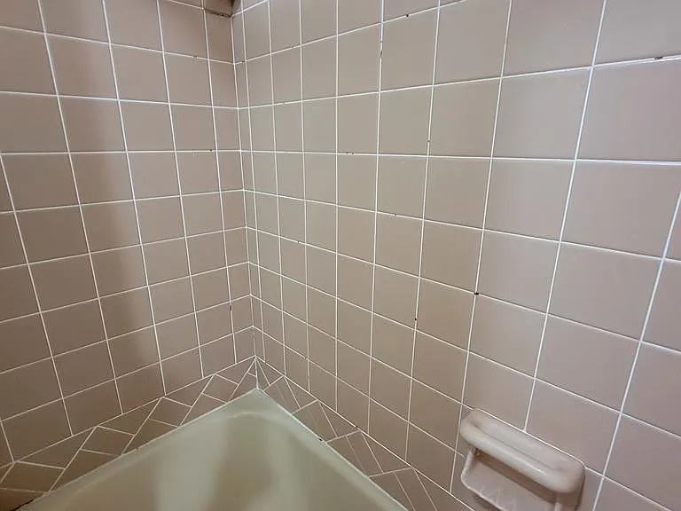 176 Riverside Dr — Photo 16