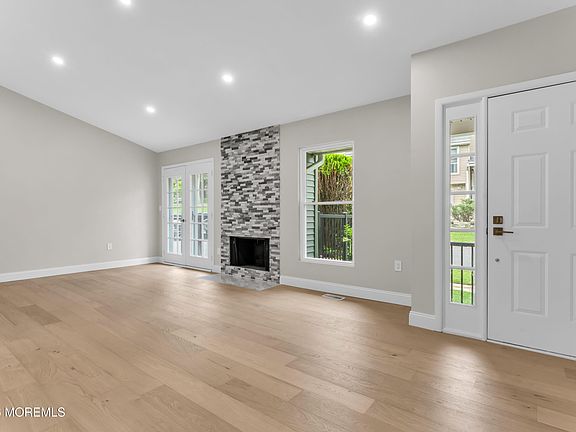 5th image of 29 Mulberry Court #D