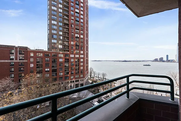 Sold by Nest Seekers International | media 11
