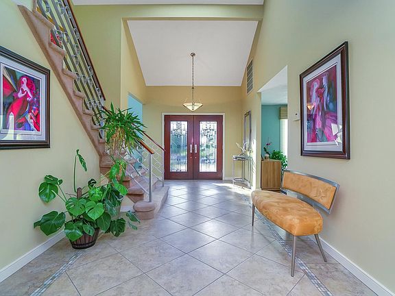 2nd image of 9 Clearmeadow Ct