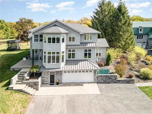 438 Quaker Meeting House Rd, Honeoye Falls, NY 14472