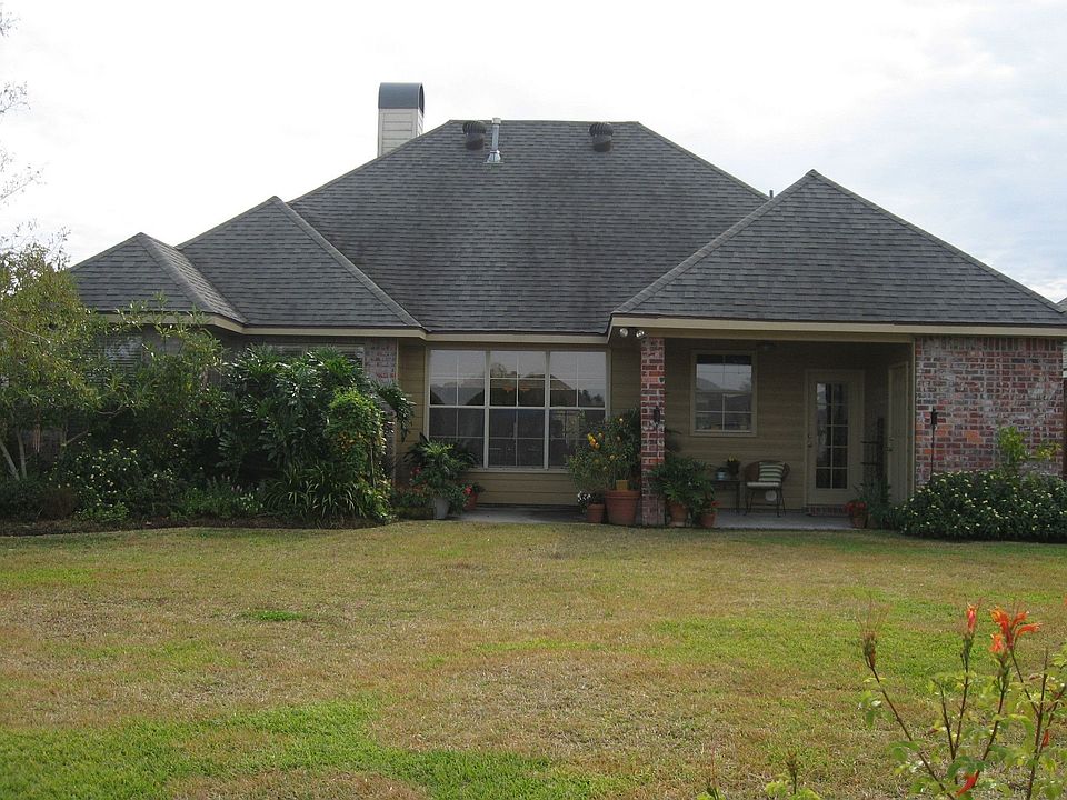 2nd image of 111 Southlake Cir