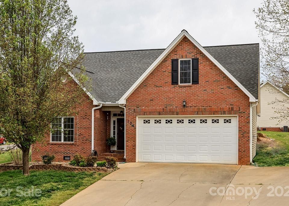1st image of 136 Creekside Dr