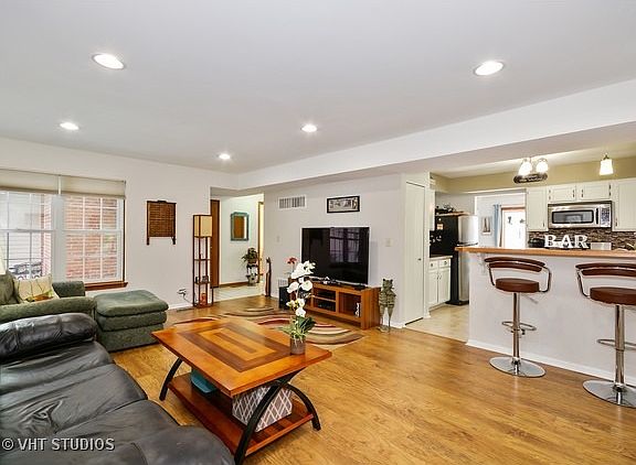 2nd image of 30W009 Spruce Ct