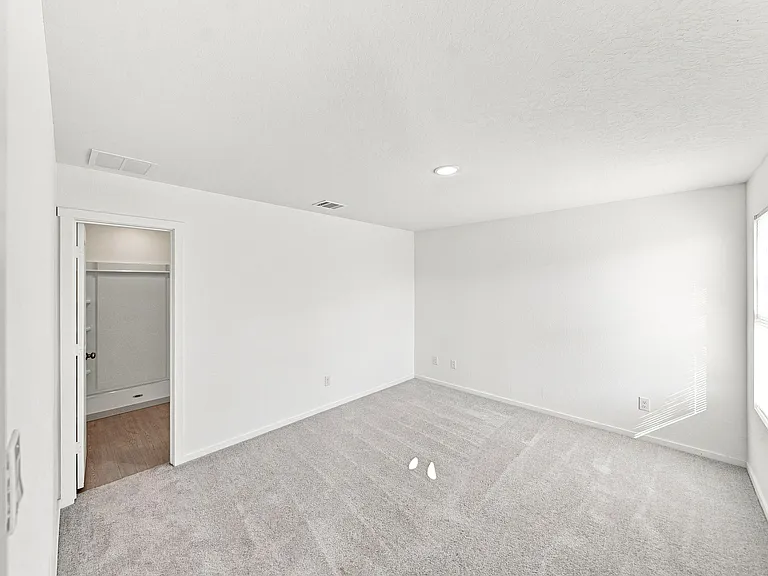 271 Zyra Ave — Photo 28