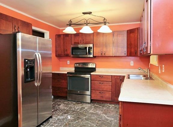 2nd image of 662 San Fernando Dr SE
