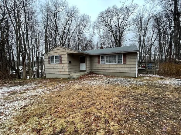 5 Athens St, Auburn, MA 01501