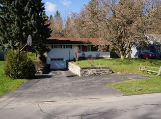 308 Waldorf Pkwy, Syracuse, NY 13224