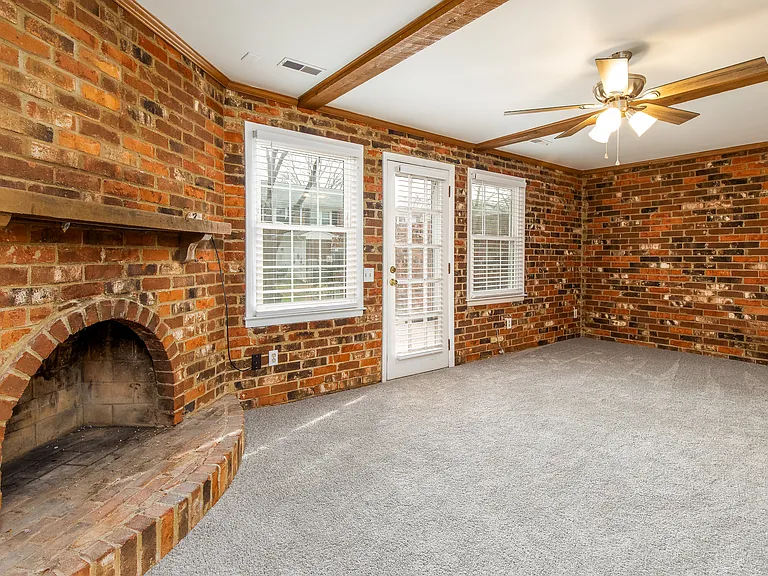 2511 Patriot Way #B — Photo 6