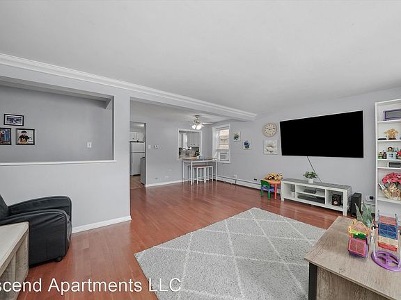 4th image of 2734 W Farragut Ave #2734G