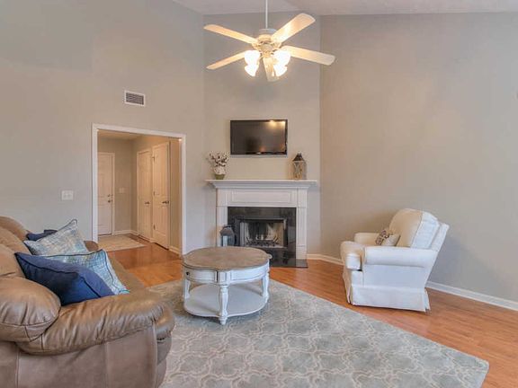 4th image of 805 Pantera Dr