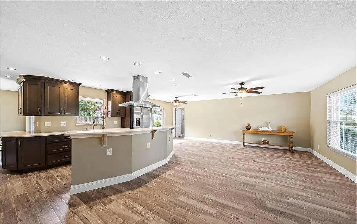 4 bed, 1834 sqft, $2,800 — Photo 4