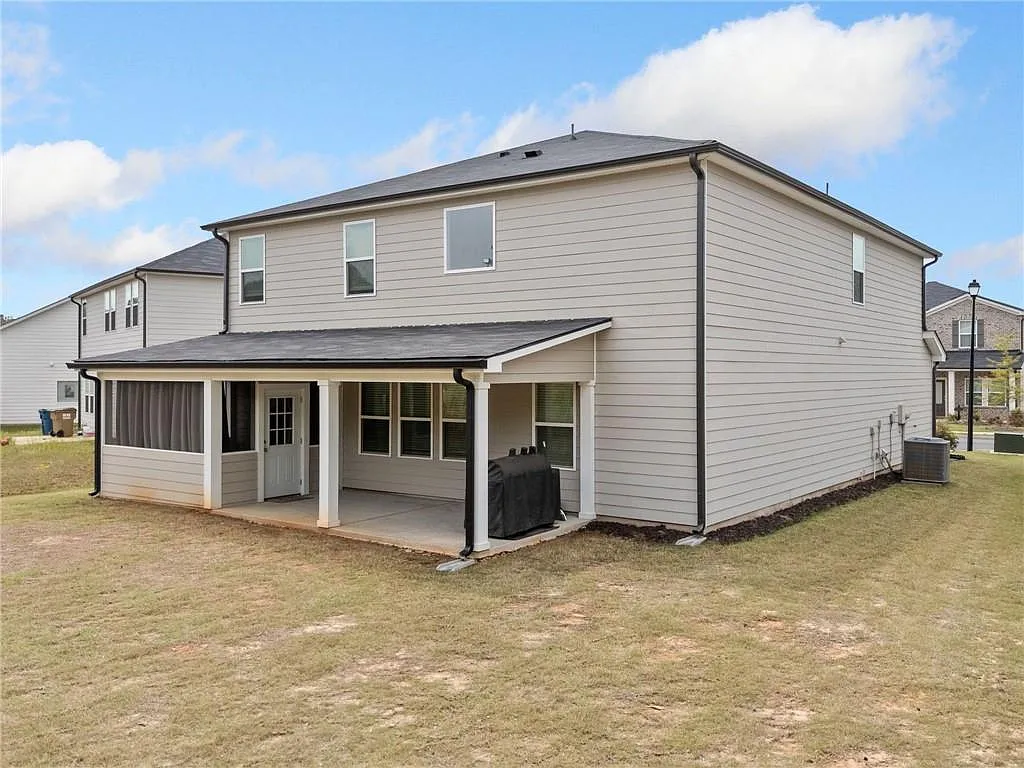 5 bed, 3.0 bath, 3007 sqft, $2,900 — Photo 4